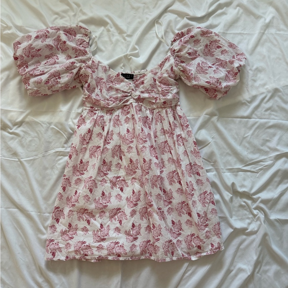 Floral Mini Dress with puff sleeves - Picture 2 of 3